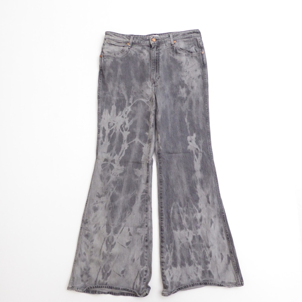Wrangler Womens Wanderer High Rise Flare Jeans Gray Acid Wash 32